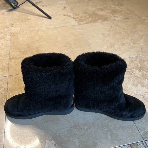 UGG Patten Sherpa Black on Black Boots - Picture 12 of 13